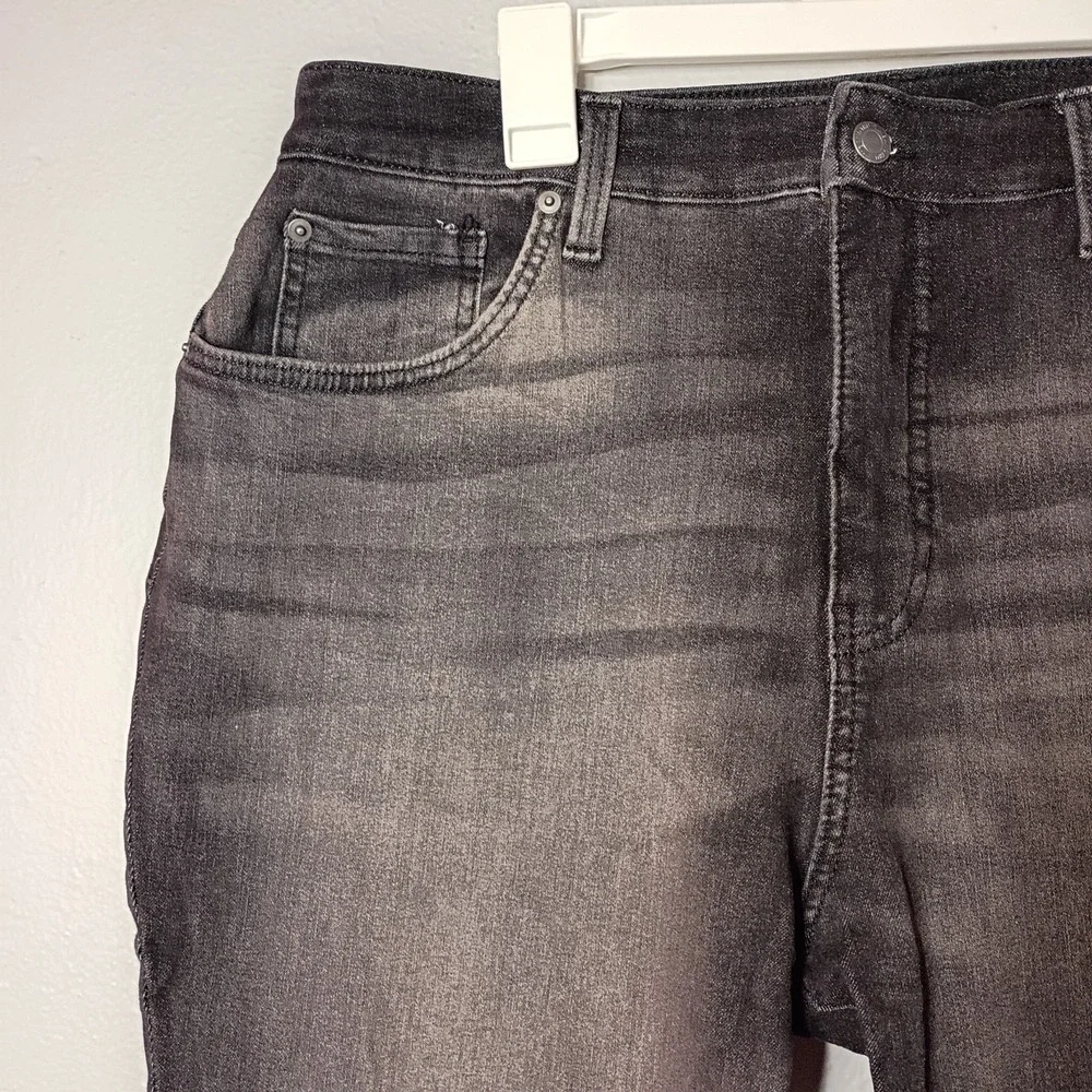 Time and Tru High Rise Curvy Jeans Womens 16 Skinny Black‎ Stretch Core Denim